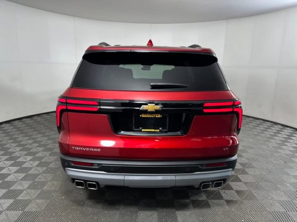 Used 2024 Chevrolet Traverse LT SUV