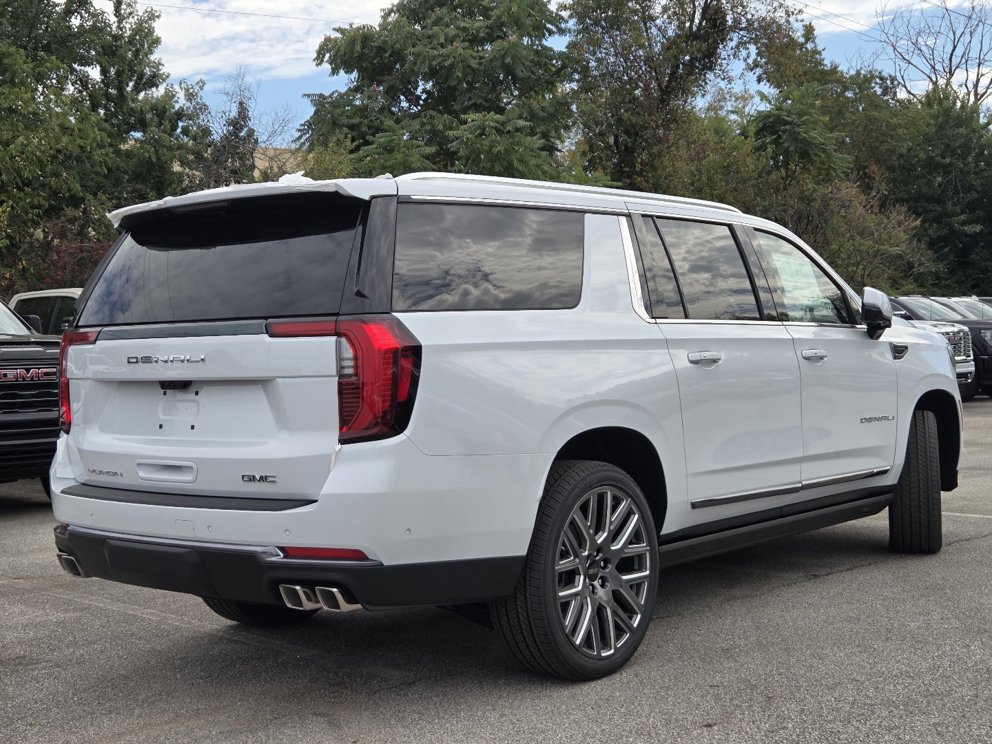 2027 GMC Yukon XL Denali Ultimate - Photo 21