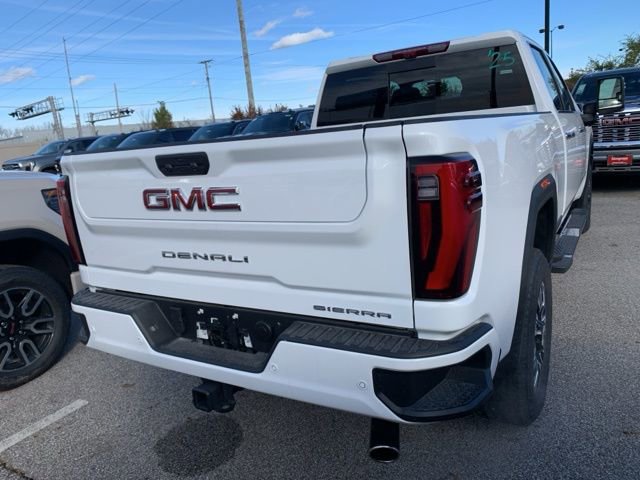 2025 Gmc Sierra 3500 HD Denali photo 3