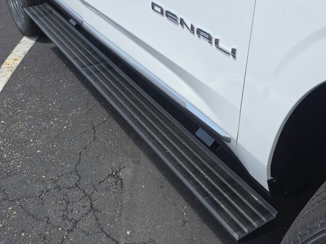 2026 GMC Yukon XL Denali - Photo 19
