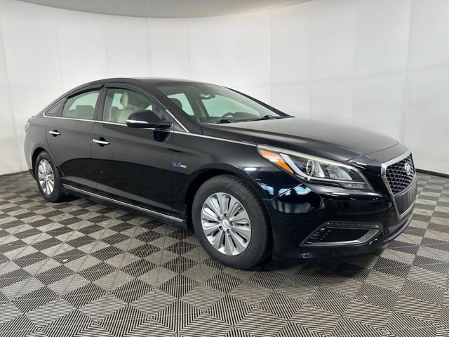 Used 2017 Hyundai Sonata Hybrid Base with VIN KMHE24L15HA051622 for sale in North Canton, OH