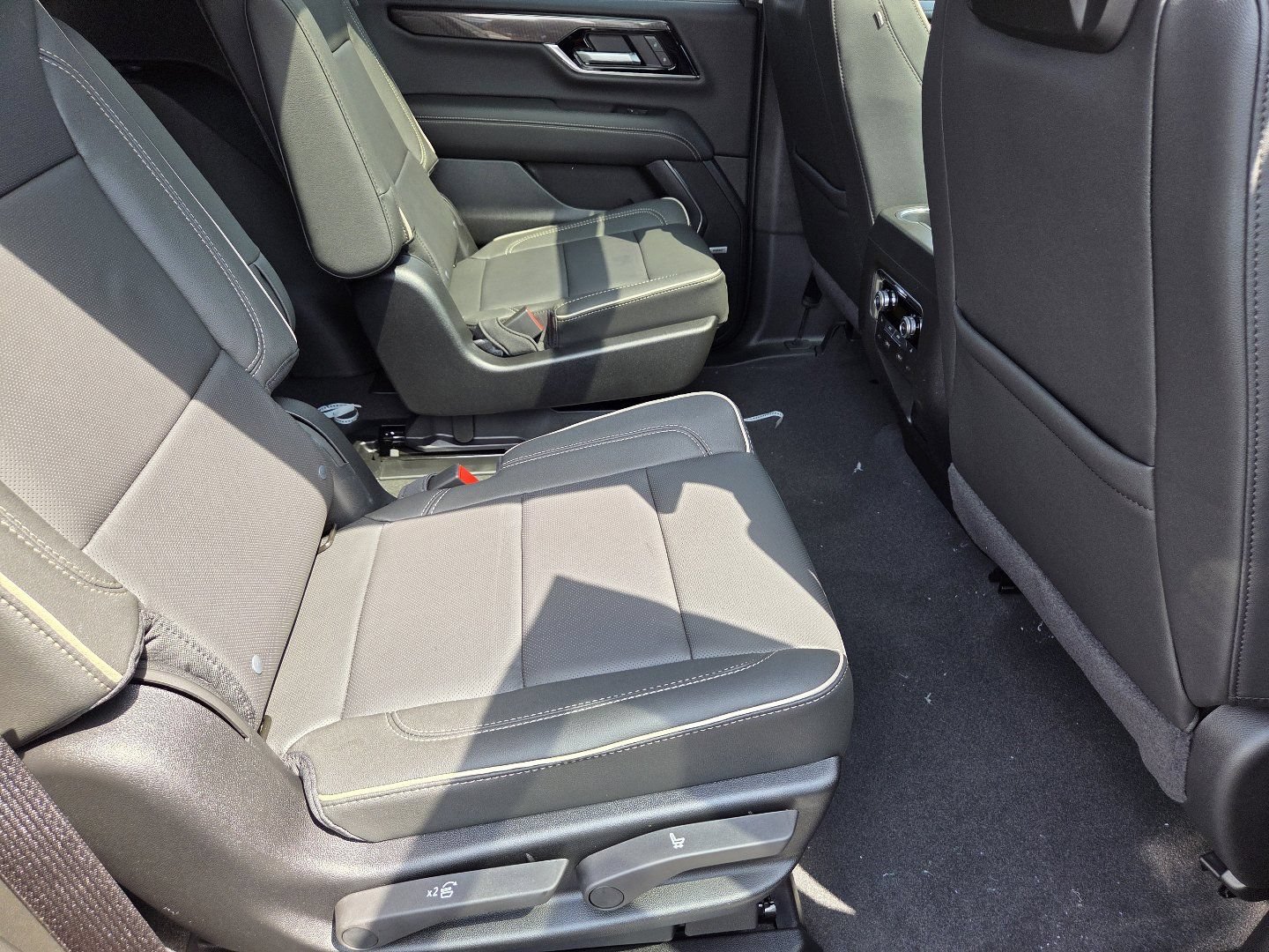 2026 GMC Yukon Elevation - Photo 25