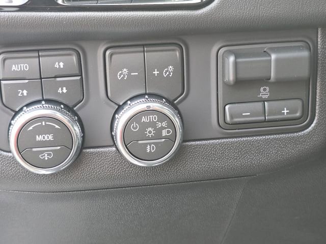 2026 GMC Yukon XL Denali - Photo 28