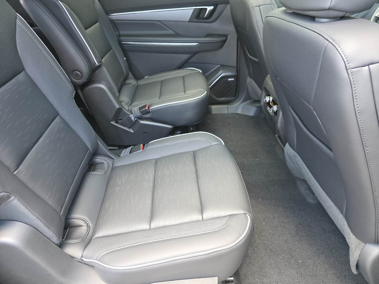 2026 Buick Enclave Sport Touring - Photo 23