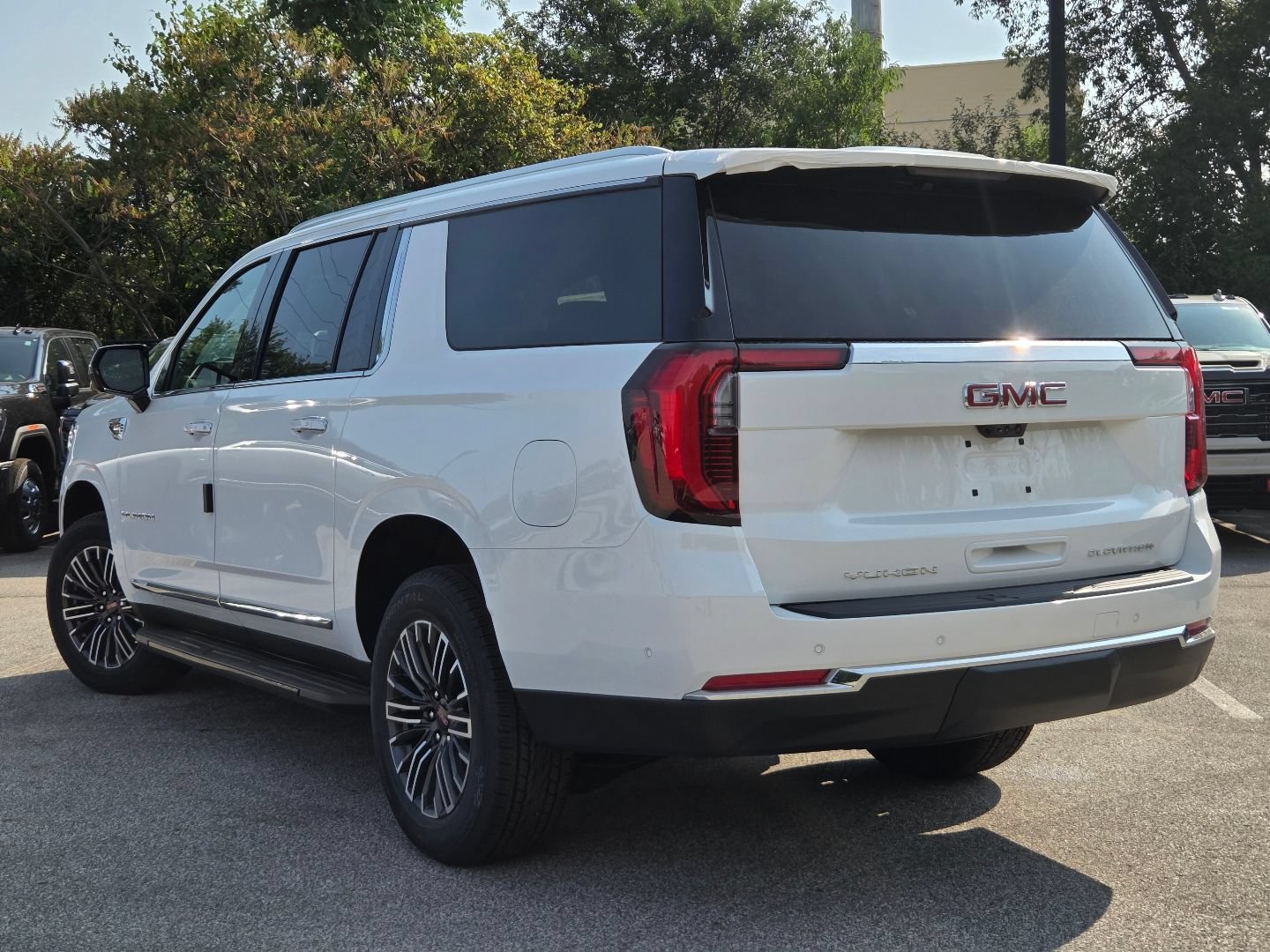 2026 GMC Yukon XL Elevation - Photo 17