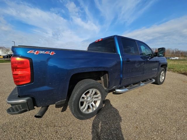 2017 Chevrolet Silverado 1500 LT photo 3
