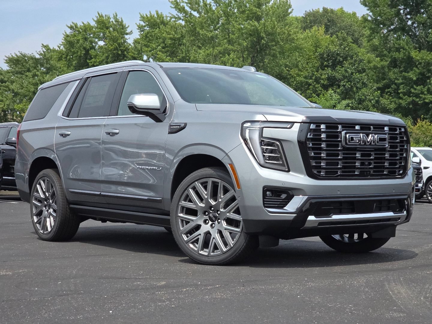 2026 GMC Yukon Denali Ultimate - Photo 2