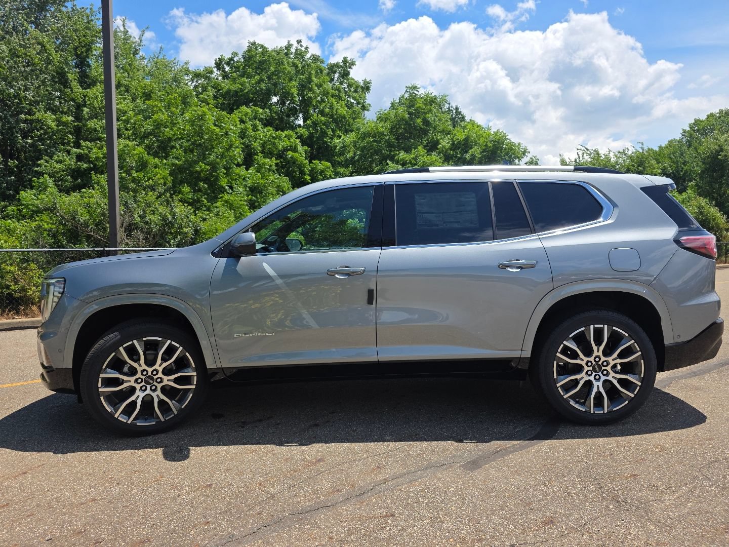 2026 GMC Acadia Denali Ultimate - Photo 15
