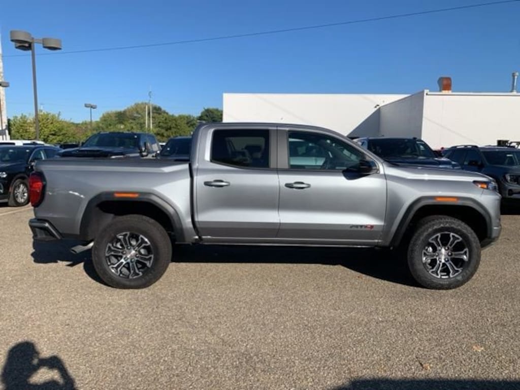 New 2025 GMC Canyon AT4 Truck