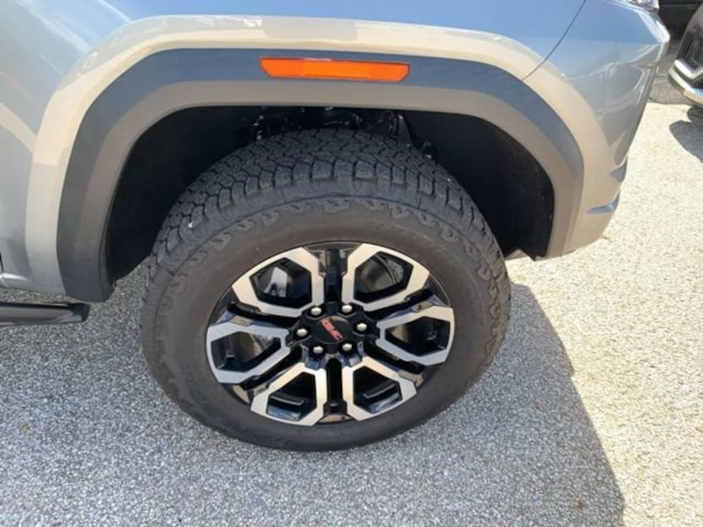 New 2025 GMC Canyon AT4 Truck
