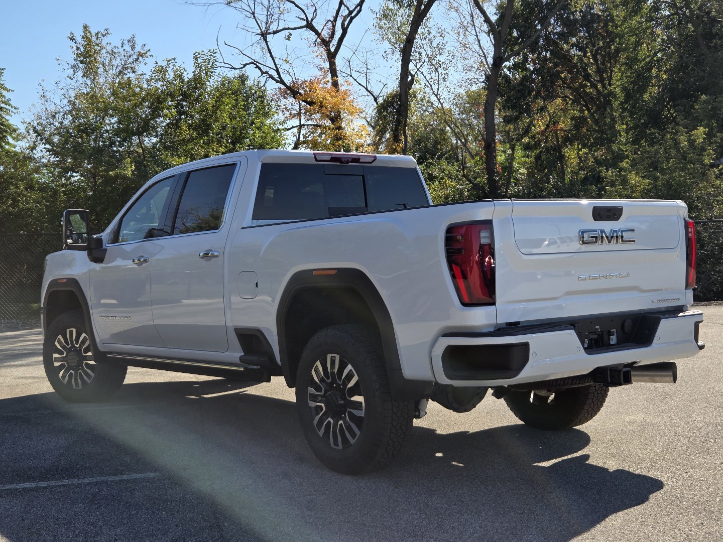 2026 GMC Sierra 2500HD Denali Ultimate - Photo 17