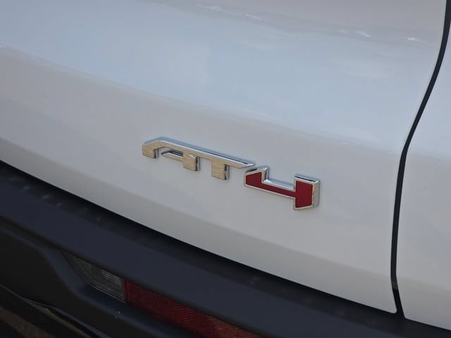 2026 GMC Acadia AT4 - Photo 19