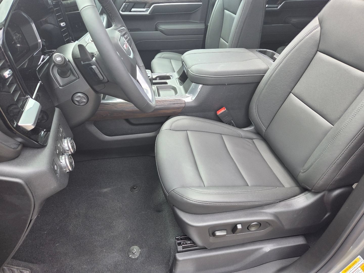 2026 GMC Sierra 1500 SLT - Photo 30