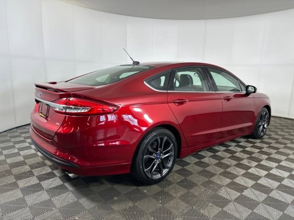 Used 2018 Ford Fusion SE Sedan