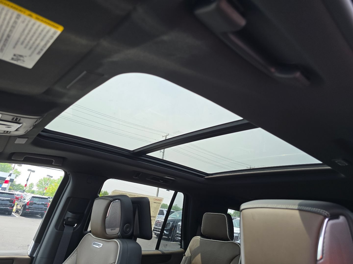 2026 GMC Yukon Denali Ultimate - Photo 4