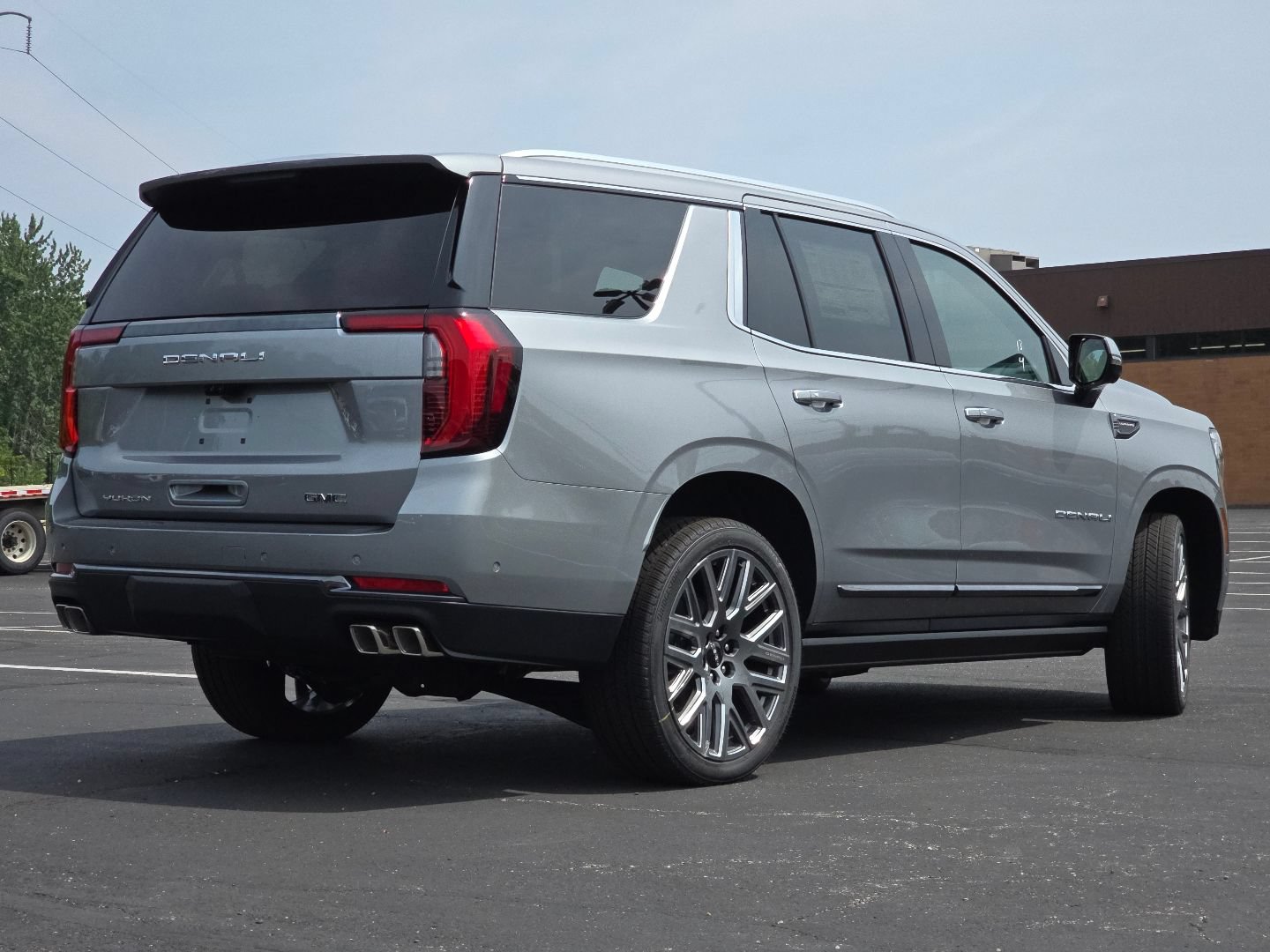 2026 GMC Yukon Denali Ultimate - Photo 24