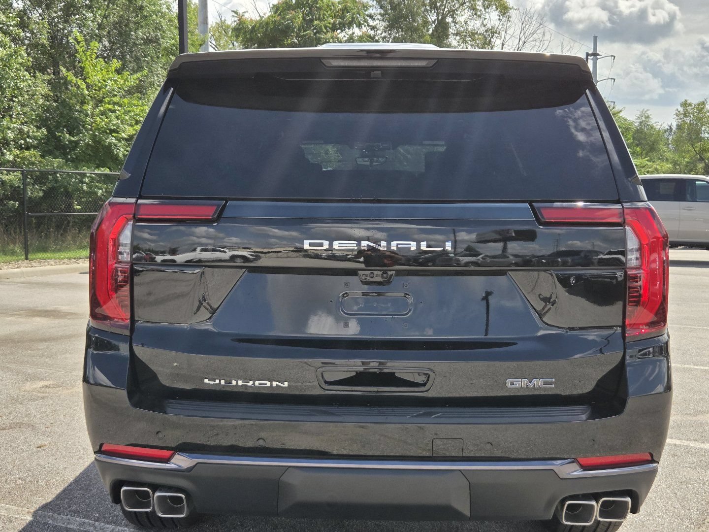 2026 GMC Yukon XL Denali Ultimate - Photo 18