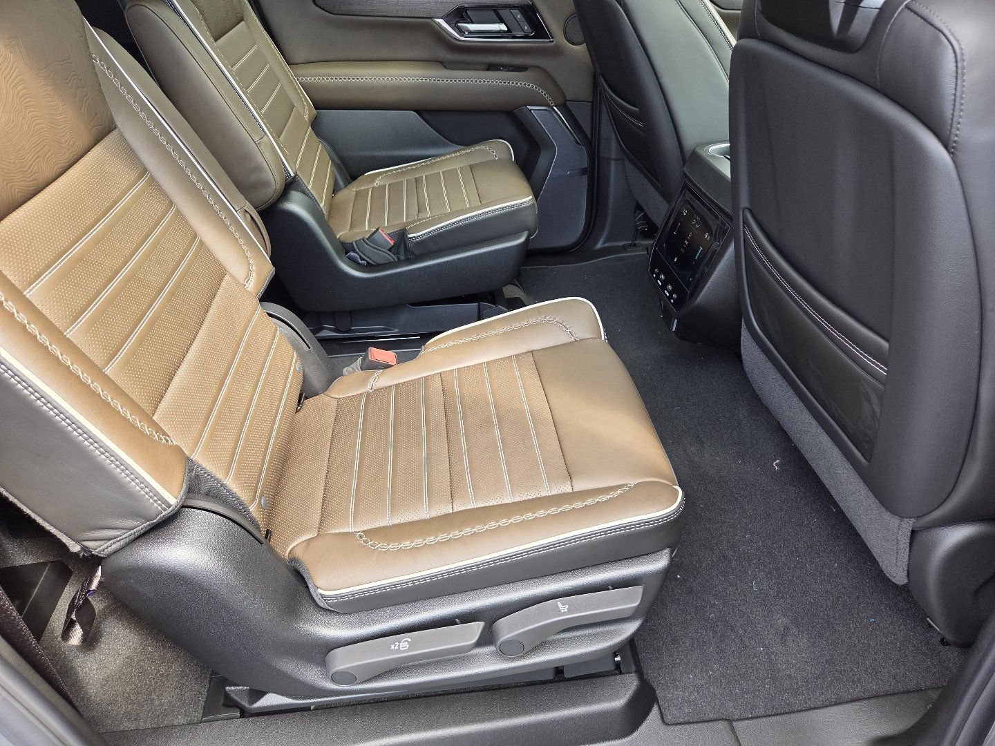 2026 GMC Yukon XL Denali Ultimate - Photo 24