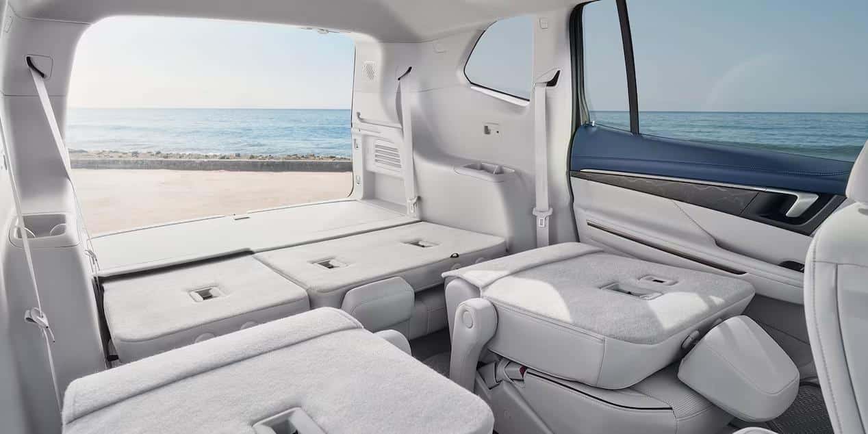 Seating and Cargo: Designed for Real-Life Versatility!