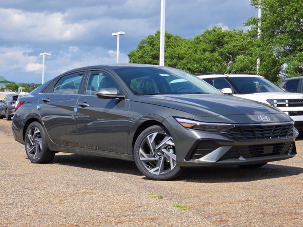 New 2026 Hyundai Elantra Limited Sedan