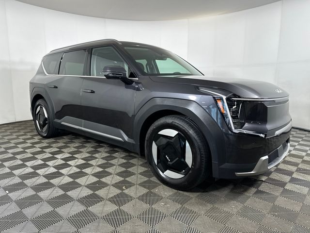 Used 2024 Kia Ev9 Wind with VIN KNDAFFS53R6029923 for sale in Cuyahoga Falls, OH