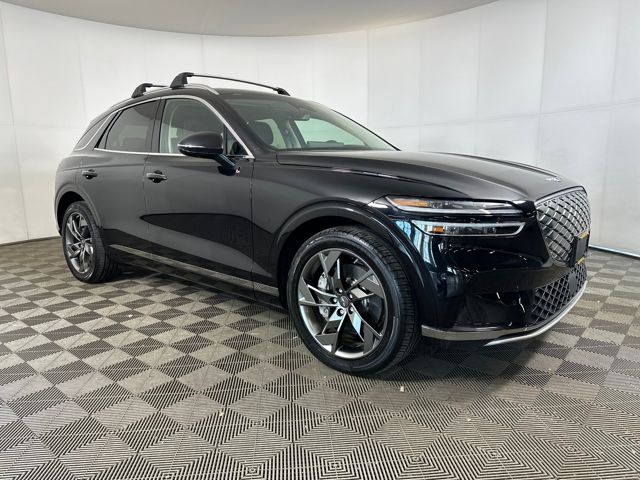 Used 2024 GENESIS GV70 Advanced with VIN 5NMMCET11RH002704 for sale in Cuyahoga Falls, OH