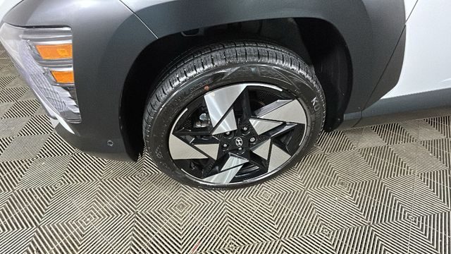 2025 Hyundai Kona Limited - Photo 10