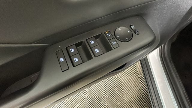 2025 Hyundai Kona Limited - Photo 11