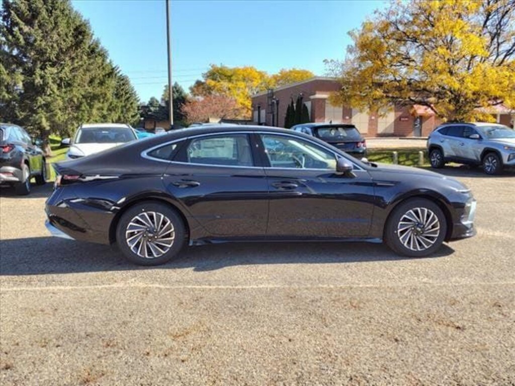 Certified 2024 Hyundai Sonata Hybrid Limited Sedan