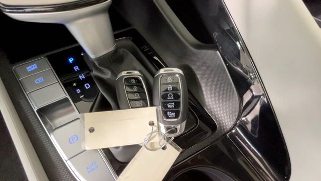 2023 Hyundai Elantra Limited - Photo 31