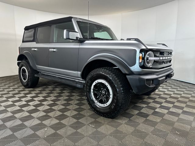 2023 Ford Bronco Outer Banks photo 2