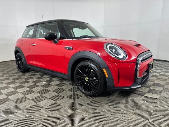 Used 2024 MINI Hardtop 2 Door SE with VIN WMW13DJ02R2U57117 for sale in Cuyahoga Falls, OH
