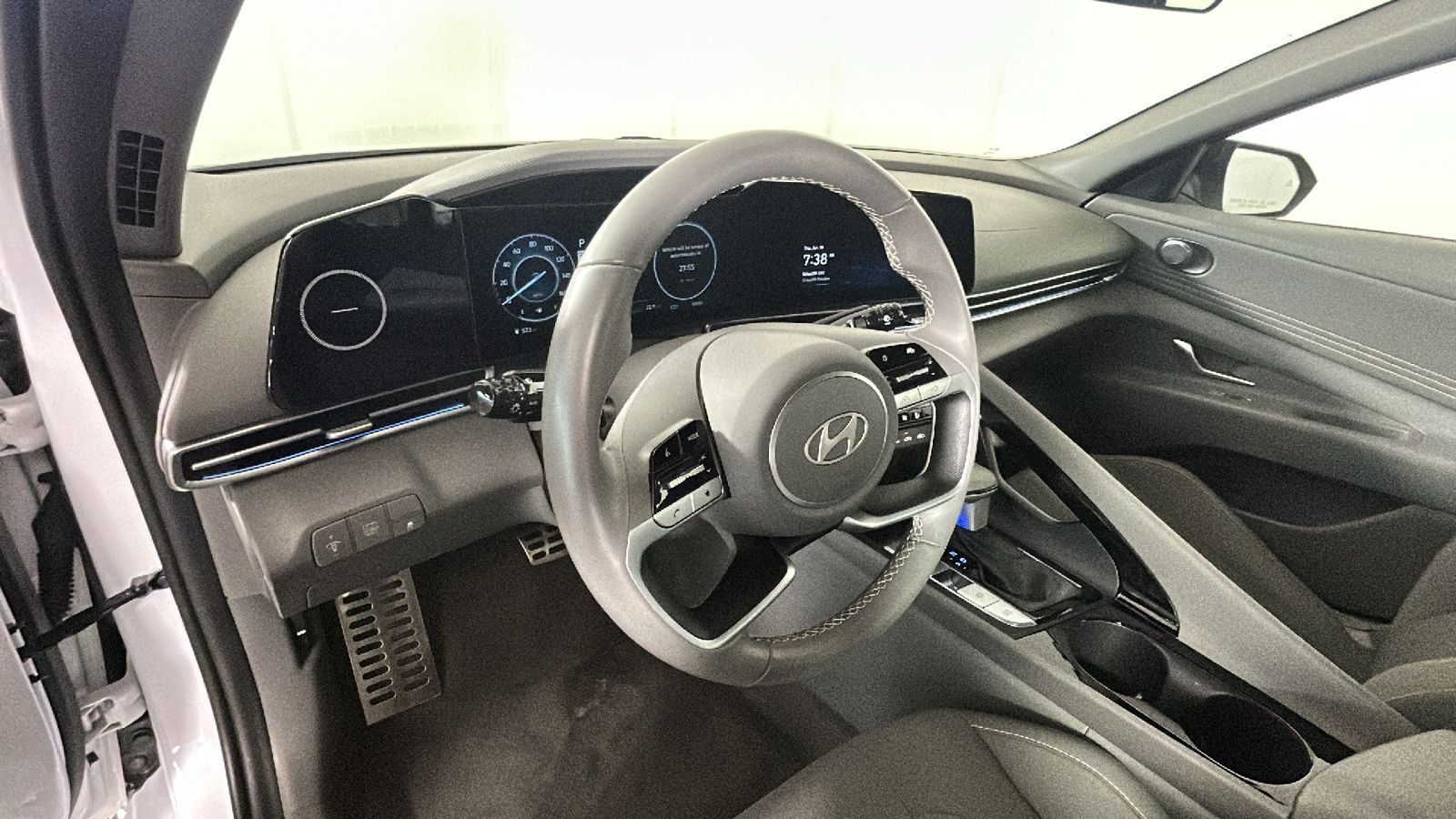 2025 Hyundai Elantra Blue - Photo 16