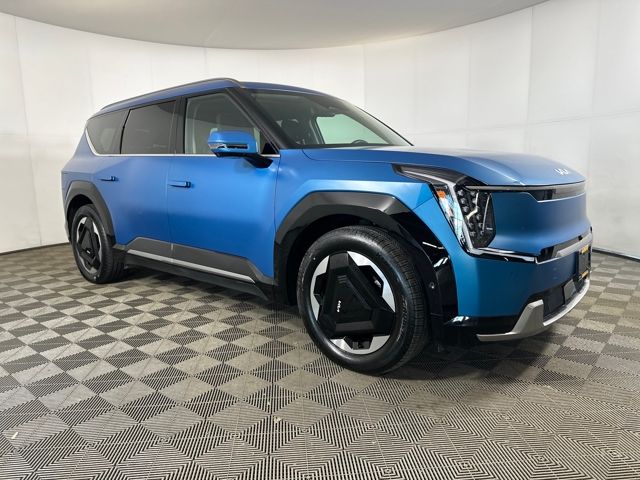 Used 2024 Kia Ev9 Land with VIN KNDADFS52R6028963 for sale in North Canton, OH