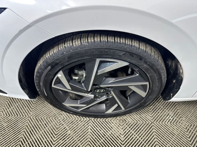 2025 Hyundai Elantra SEL - Photo 10