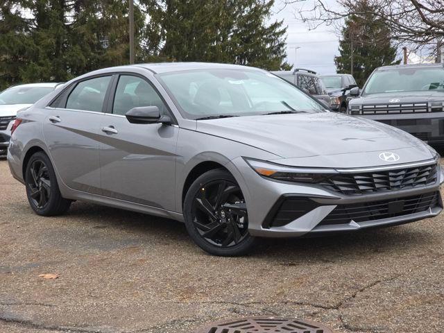 2026 Hyundai Elantra SEL Sport photo 2