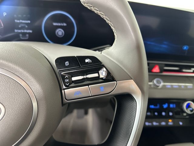 2025 Hyundai Elantra SEL - Photo 16