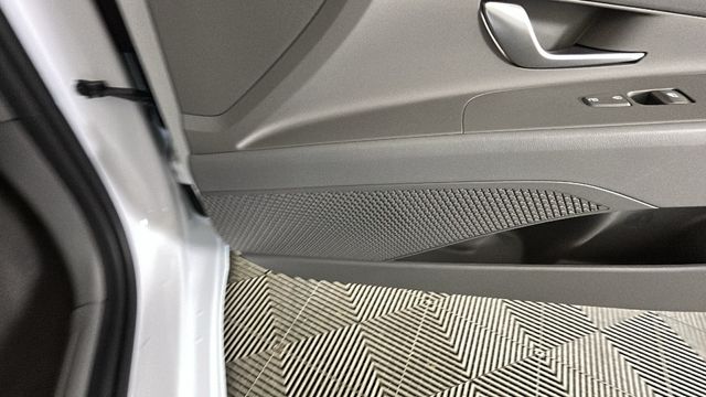2025 Hyundai Elantra SEL - Photo 31