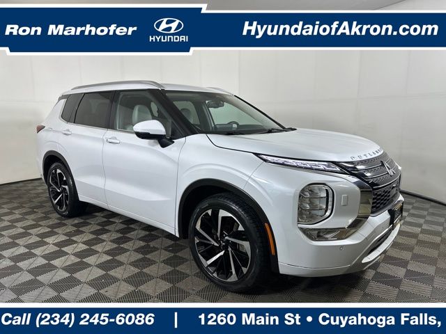 2024 Mitsubishi Outlander SEL's photo