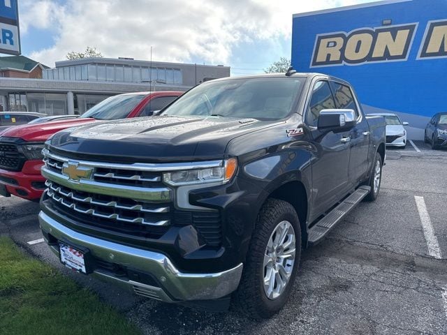 Used 2022 Chevrolet Silverado 1500 LTZ with VIN 1GCUDGET4NZ642273 for sale in Cuyahoga Falls, OH