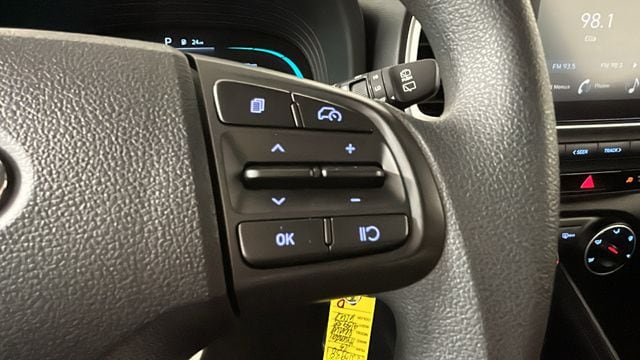 2025 Hyundai Venue SE - Photo 16