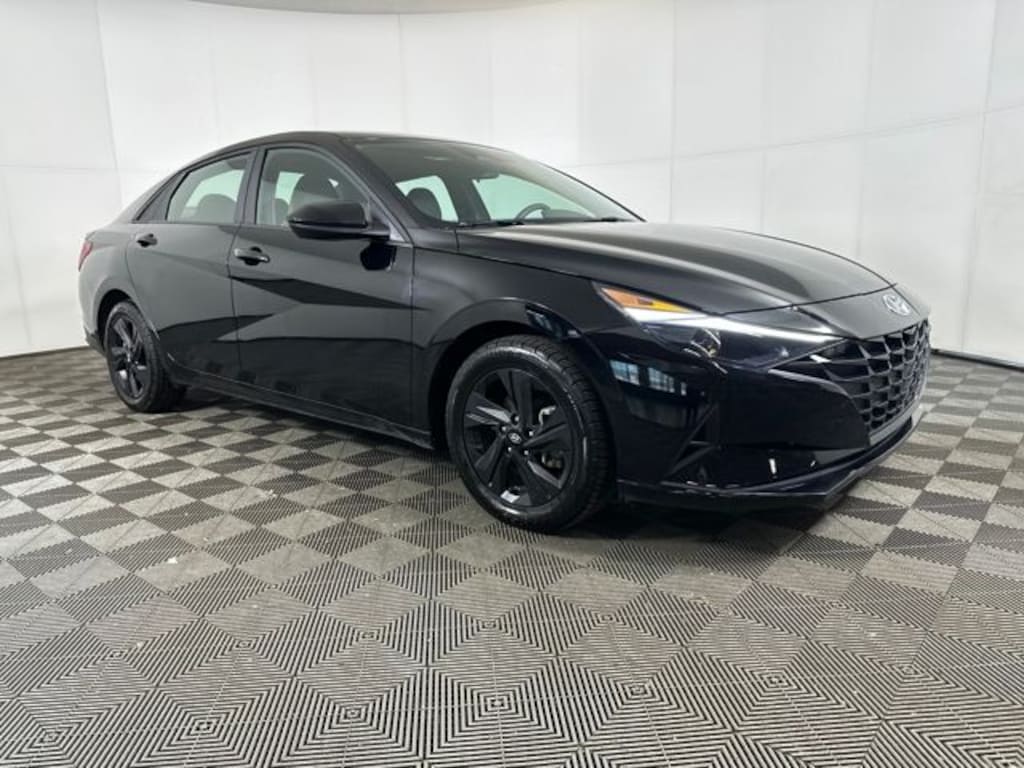 Used 2023 Hyundai Elantra SEL Sedan