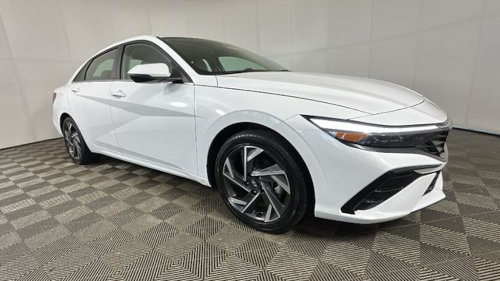 Used 2025 Hyundai Elantra Hybrid Limited Sedan