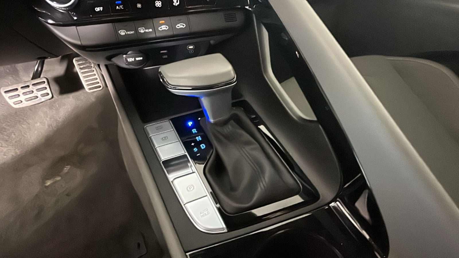 2025 Hyundai Elantra Blue - Photo 24