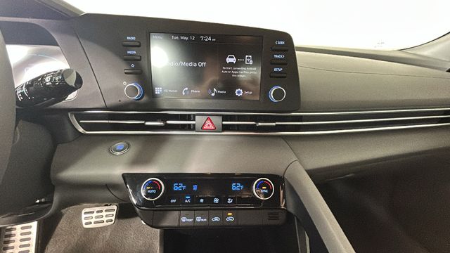 2025 Hyundai Elantra SEL - Photo 24