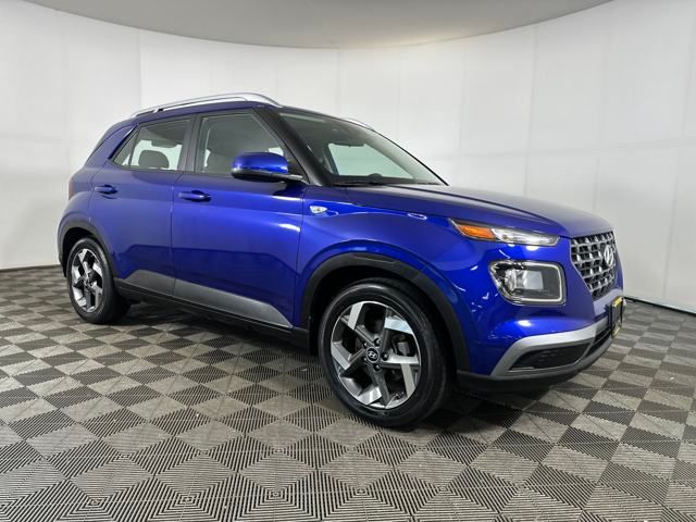 Used 2022 Hyundai Venue SEL with VIN KMHRC8A37NU157638 for sale in Cuyahoga Falls, OH