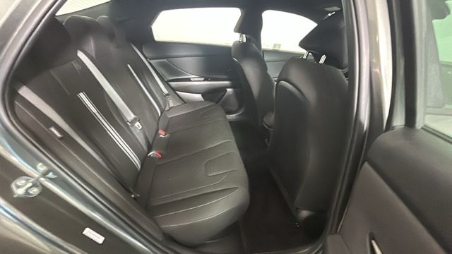 2025 Hyundai Elantra Blue - Photo 30