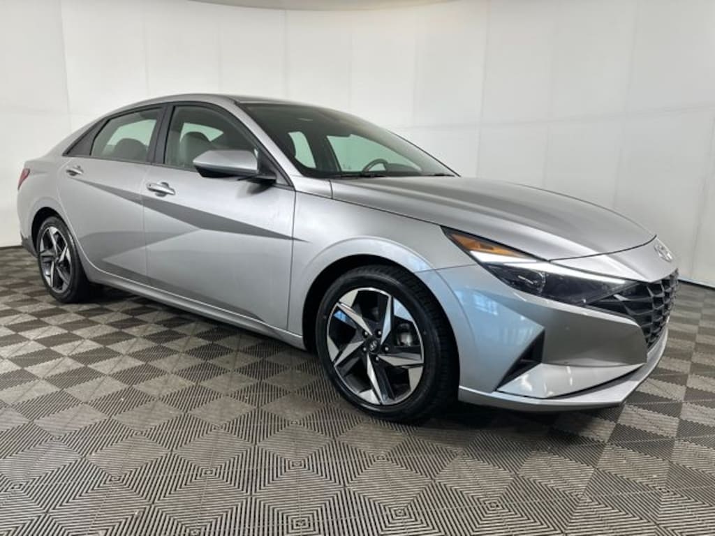 Used 2023 Hyundai Elantra SEL Sedan