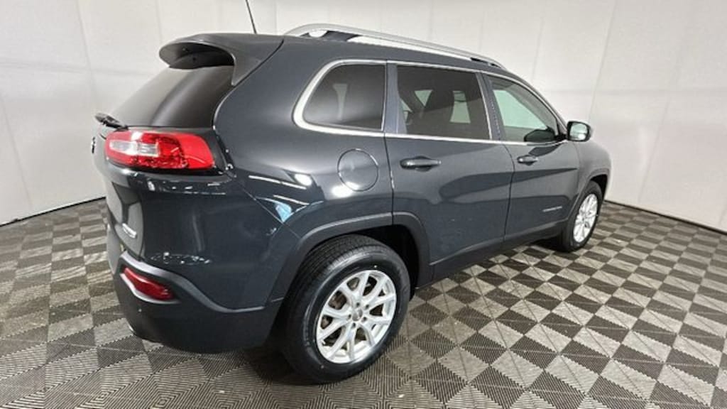 Used 2018 Jeep Cherokee Latitude Plus SUV