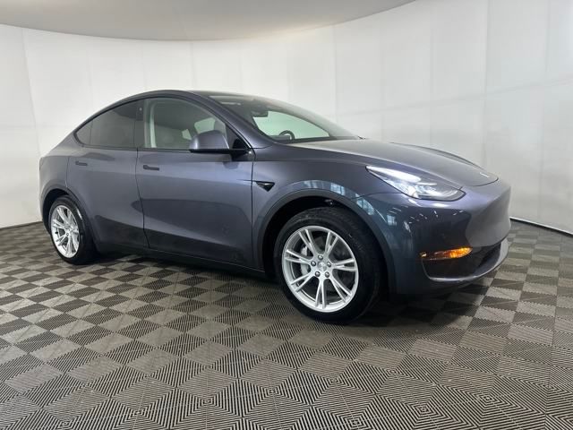 Used 2021 Tesla Model Y Standard Range with VIN 5YJYGDED7MF103862 for sale in Cuyahoga Falls, OH